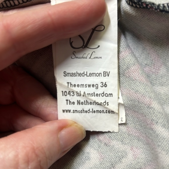 Smashed Lemon V Design Blouse - Picture 5 of 6